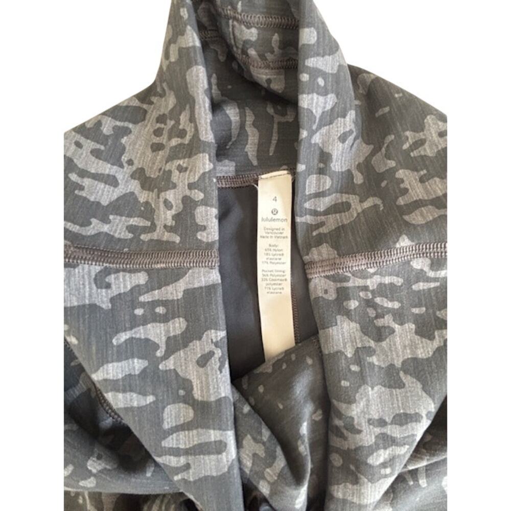 Lululemon Size 4 Gray Pattern Cropped Leggings Gr… - image 2